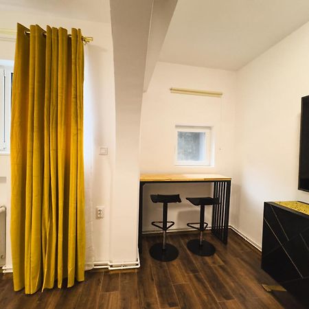 Loving Downtown Studio By Chr Luxury Property Bucharest Exterior photo