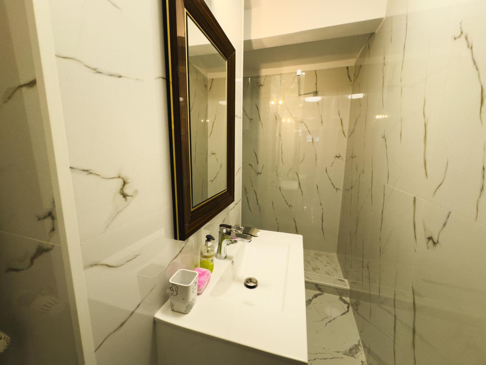 Loving Downtown Studio By Chr Luxury Property Bucharest Exterior photo